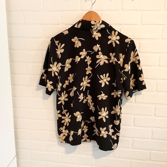 Vintage Women’s Button down shirt Dark Floral Magnolias Black Cream M - Picture 7 of 9